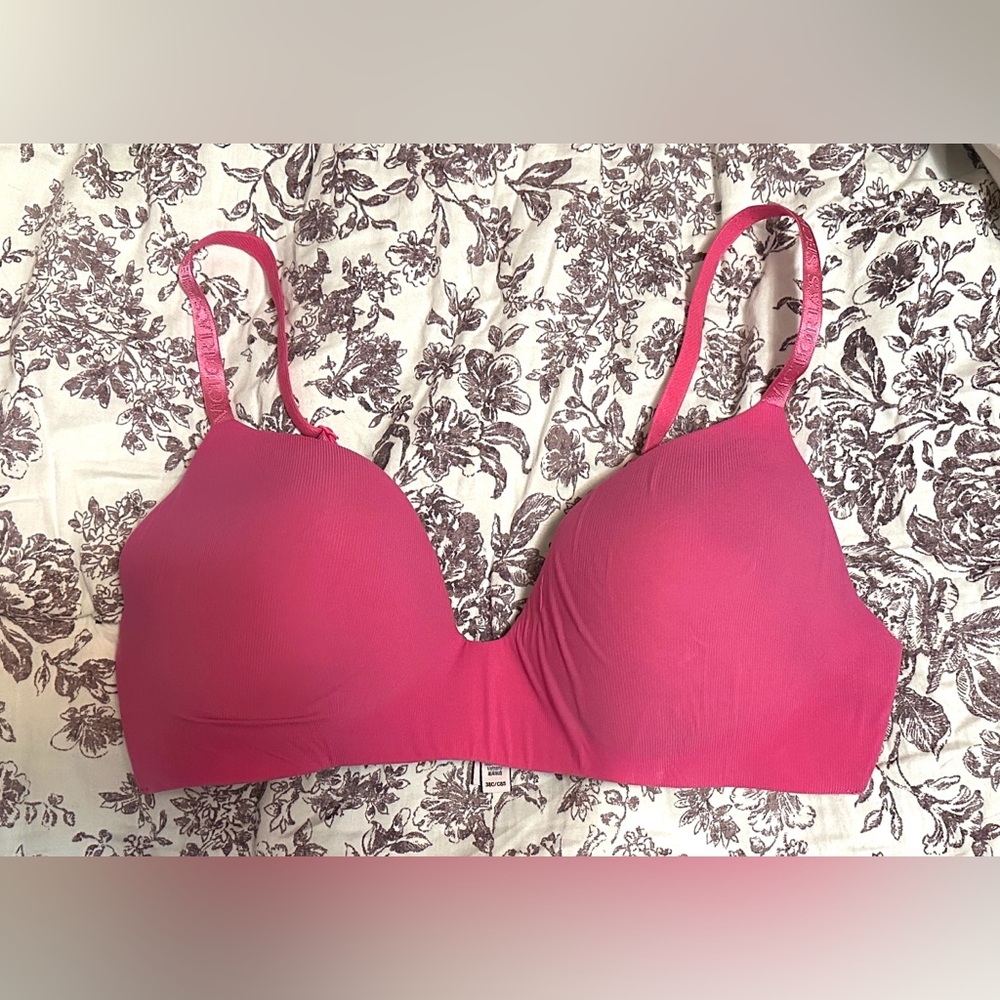 Victoria’s Secret Pink T-shirt Bra Size 38C